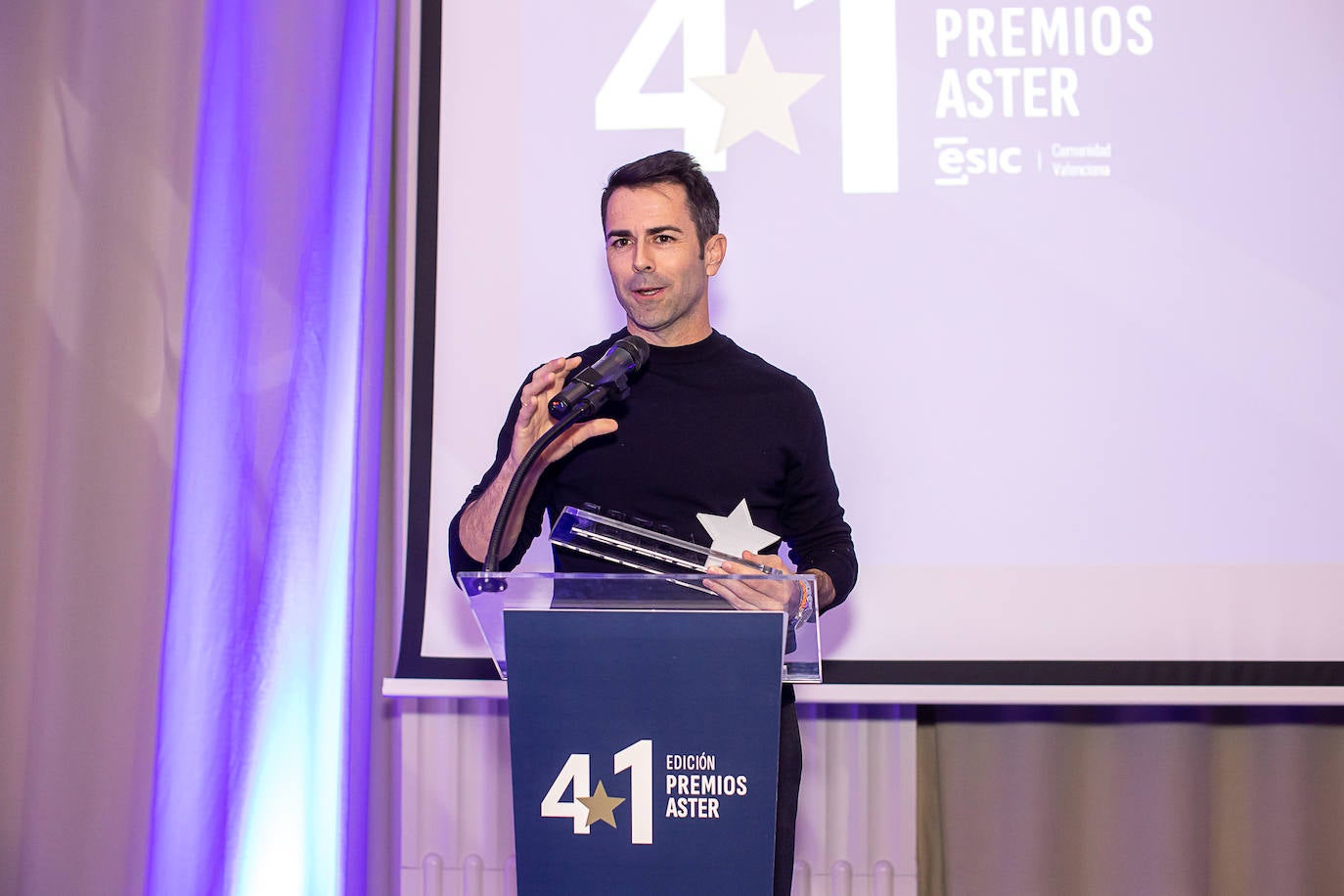 Hoff fue premiada como mejor Proyecto Emprendedor. En la imagen, su fundador, Fran Marchena.