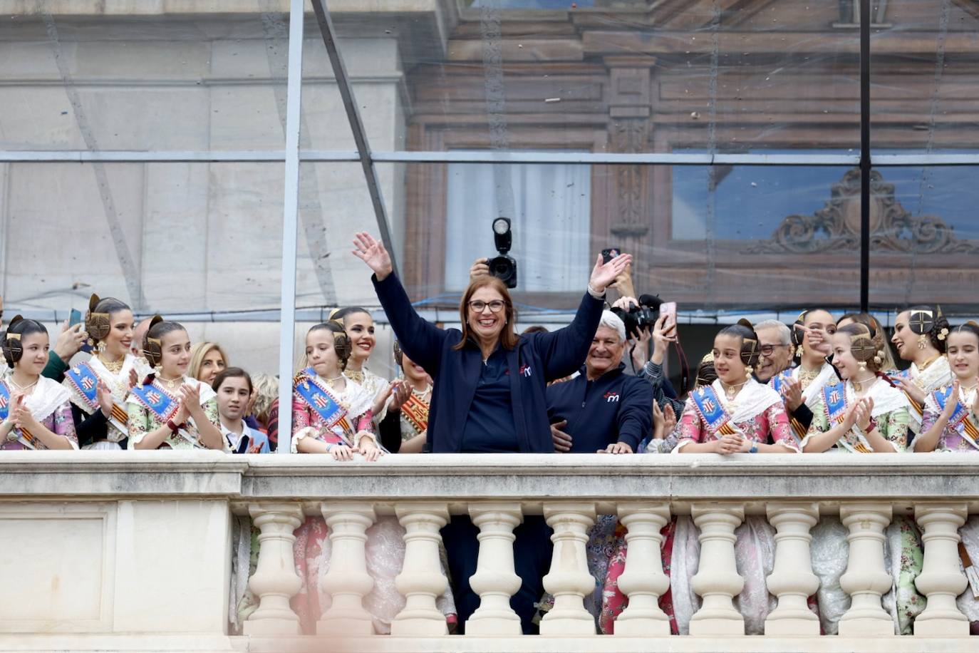 Fotos de la mascletà del 8-M disparada por Reyes Martí en Valencia en Fallas