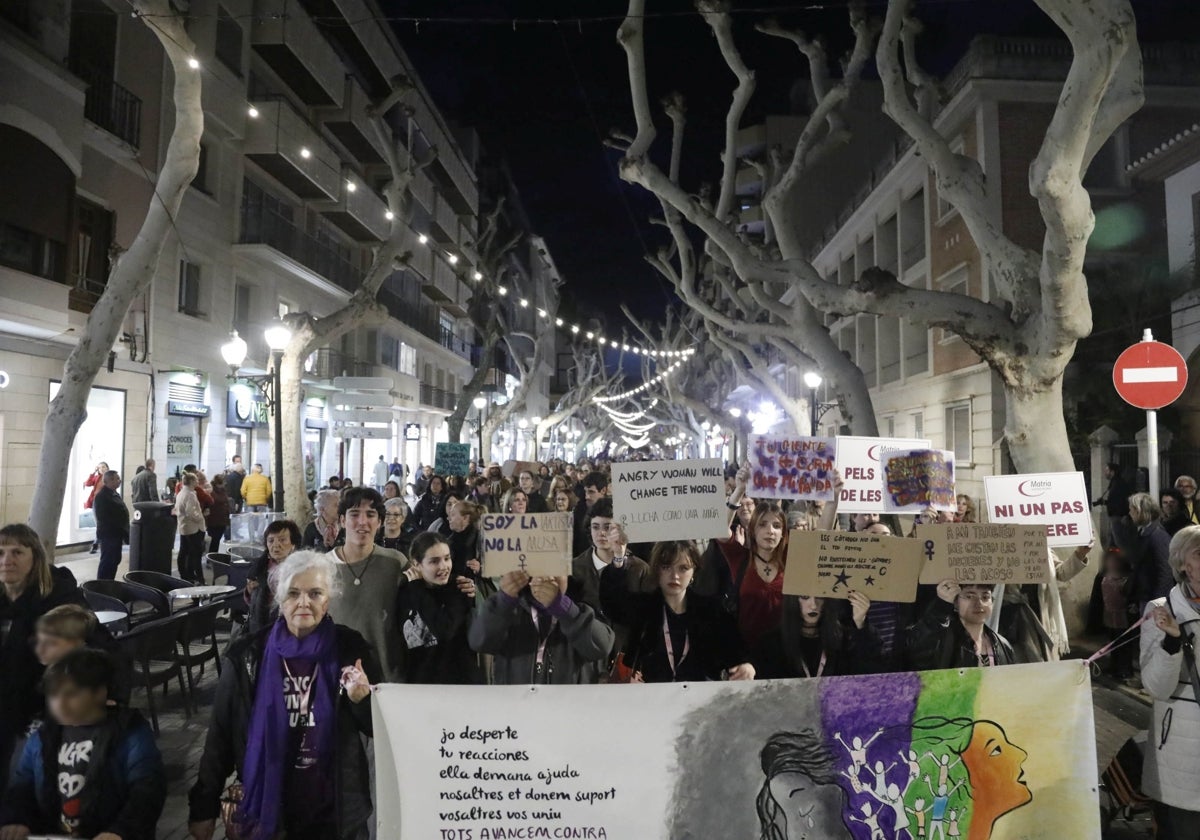 La manifestación que ha recorrido esta tarde el centro de Dénia.