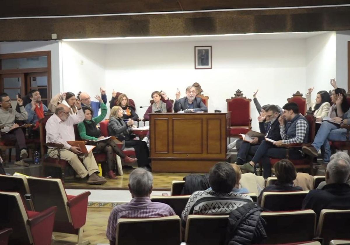 Votación en el pleno de l'Alcúdia. LP