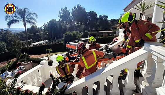 Rescate del trabajador herido en Alberic.
