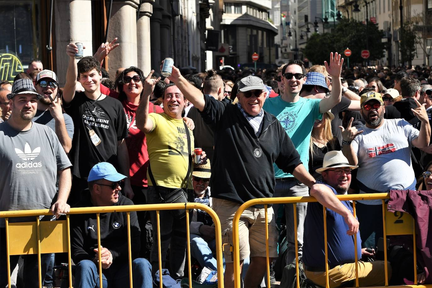 Búscate en la mascletà de hoy martes 12 de marzo