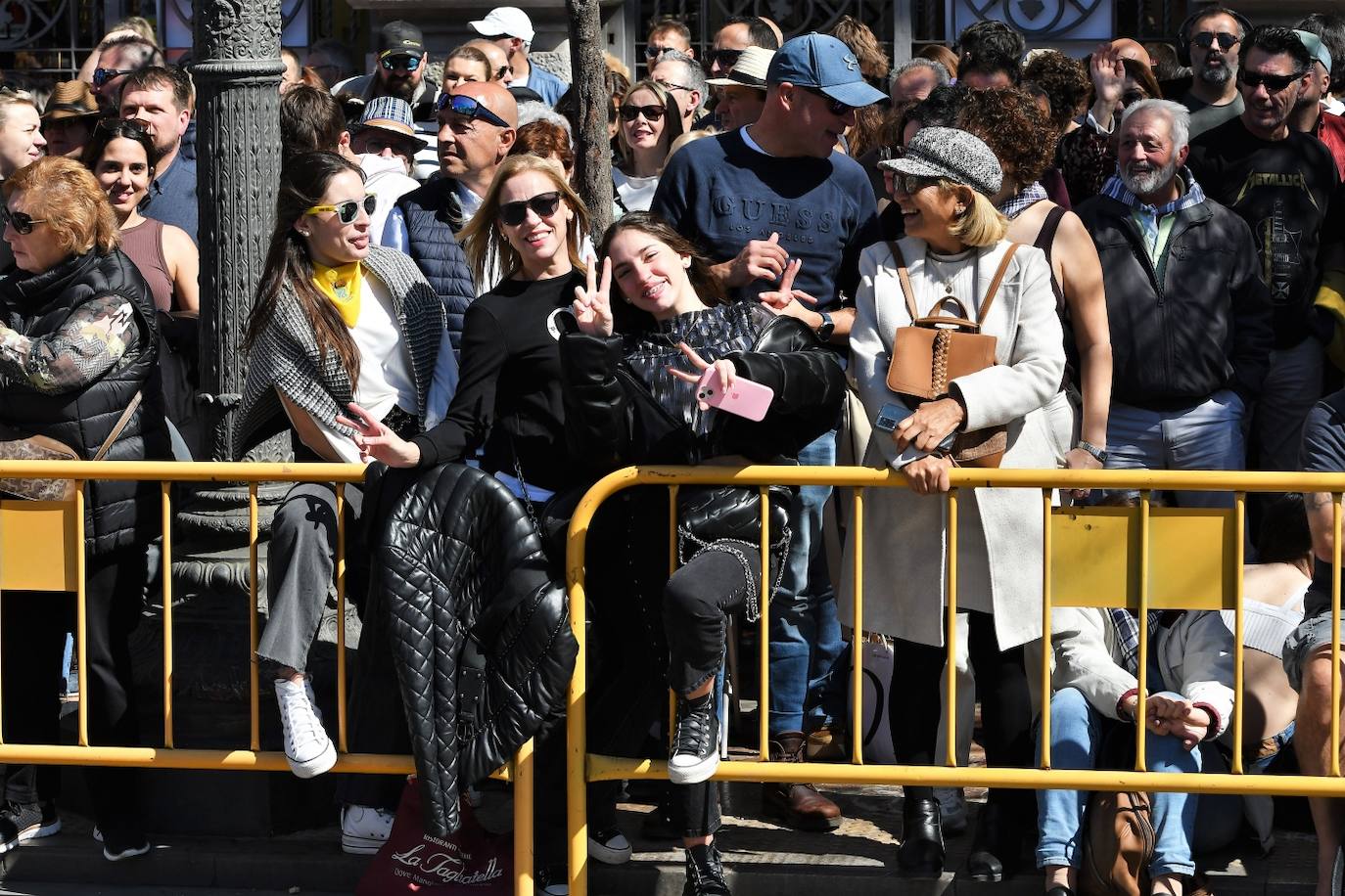 Búscate en la mascletà de hoy martes 12 de marzo