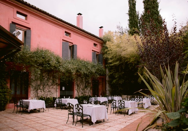 Terraza exterior del restaurante y hotel Montsant.