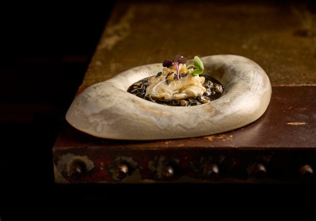 Cocochas de bacalao con habitas encebolladas y blanquet, en Farigola i Menta.