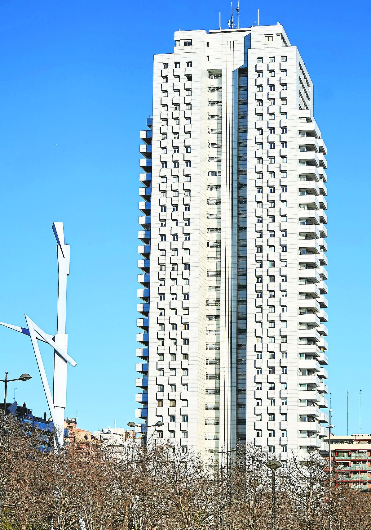 La Torre de Francia, con el Parotet en primer término.