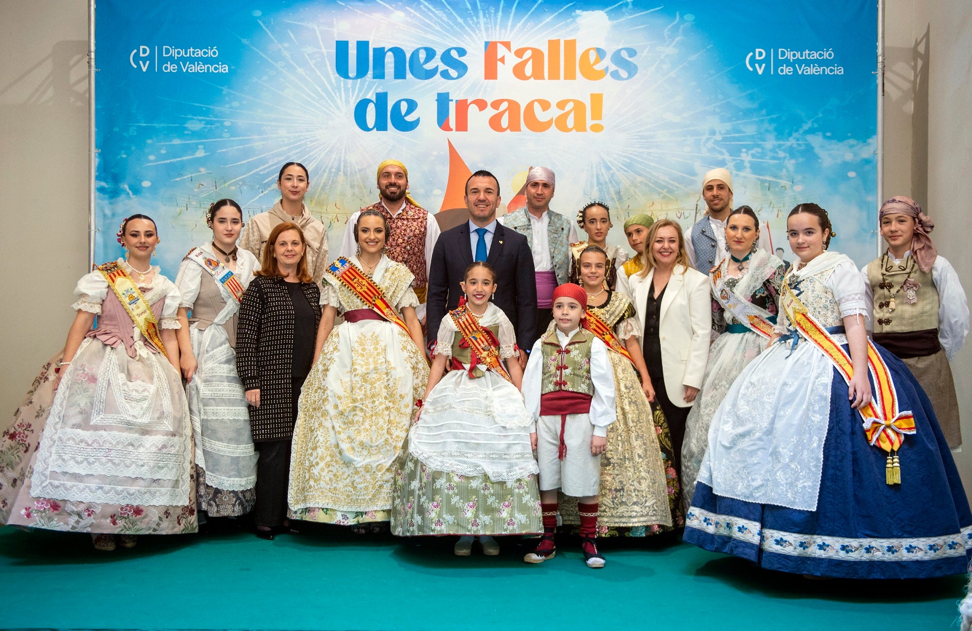 Fallaras mayores de La Llosa de Ranes en la recepción de la Diputacion.