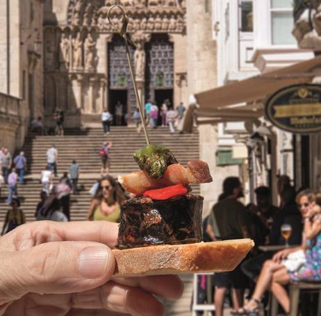 Una tapa frente a la Catedral de Burgos