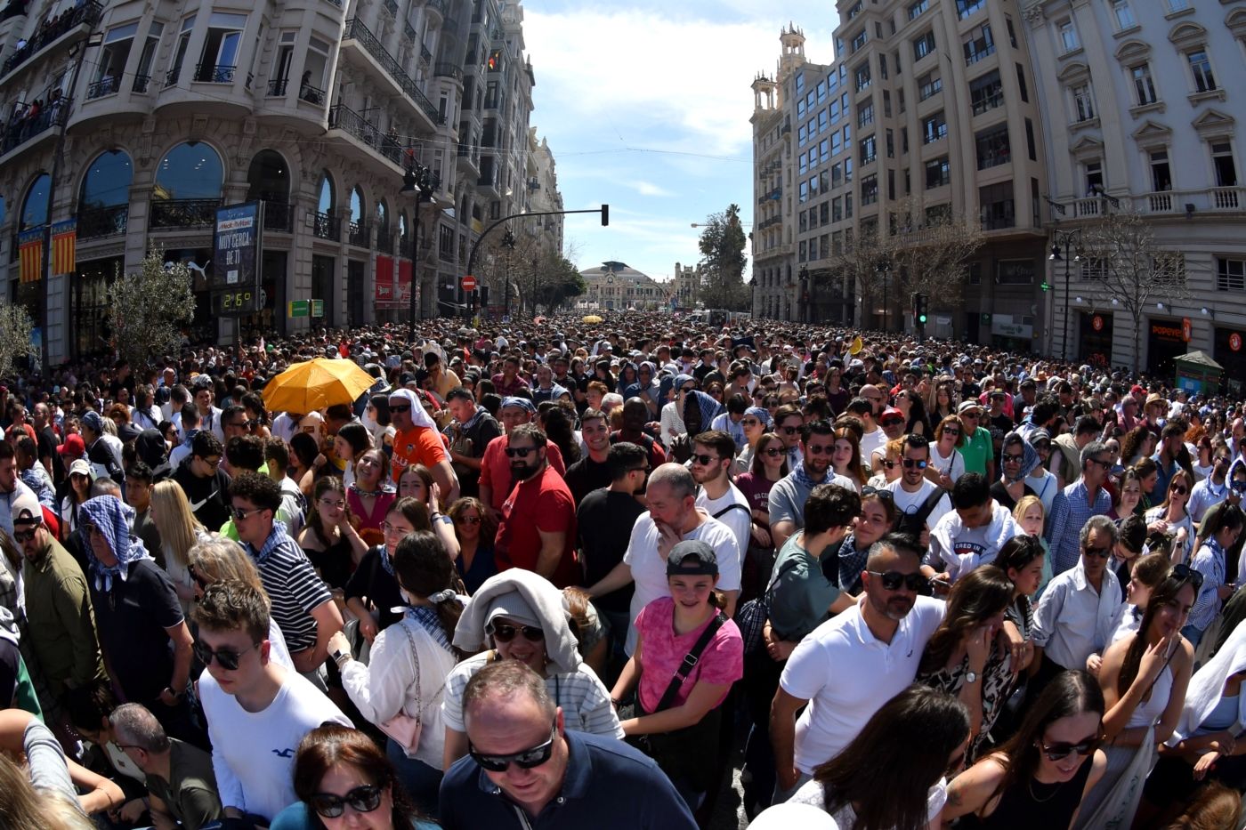 Búscate en la mascletà de hoy, sábado 16 de marzo