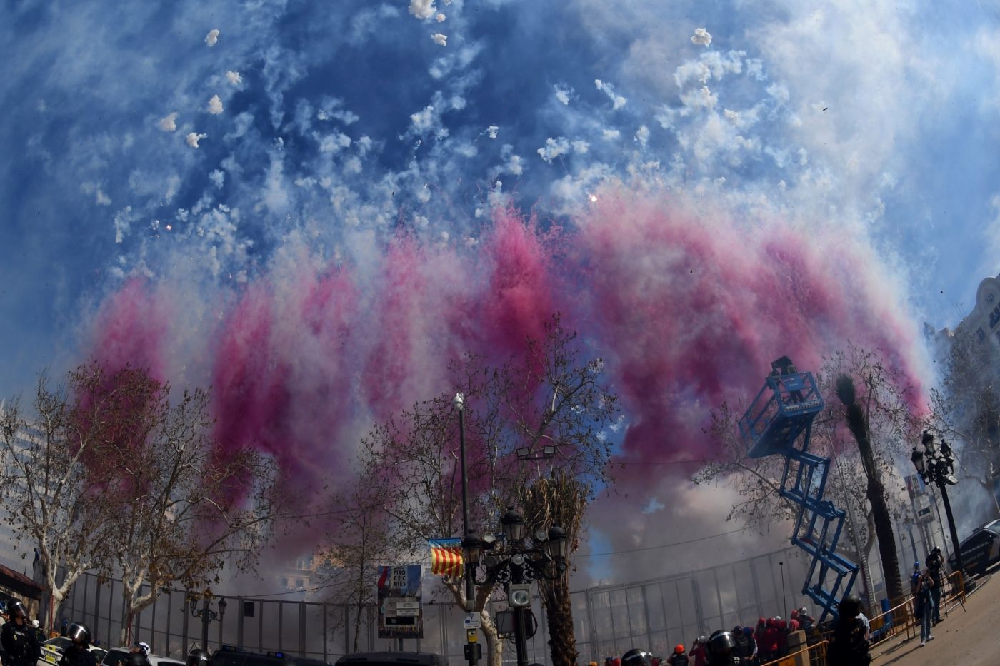 Búscate en la mascletà de hoy, sábado 16 de marzo