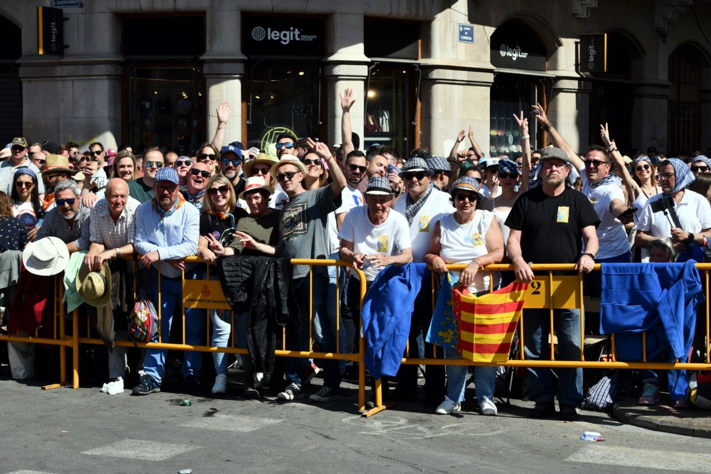 Búscate en la mascletà de hoy, sábado 16 de marzo