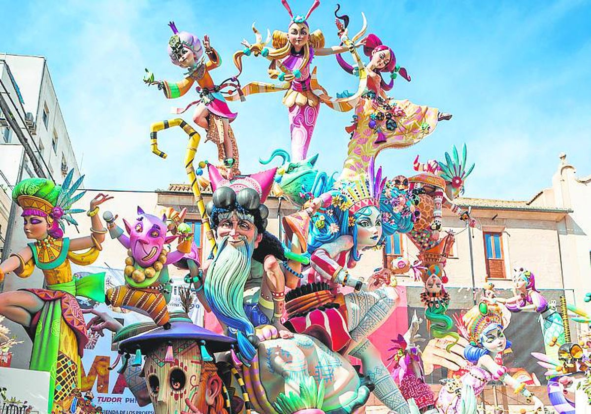 La falla de Paco Torres para Plaza del Pilar, este sábado tras la plantà.