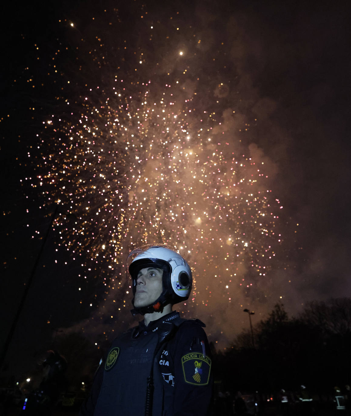 Una noche de patrulla con la Policía Local de Valencia durante las Fallas