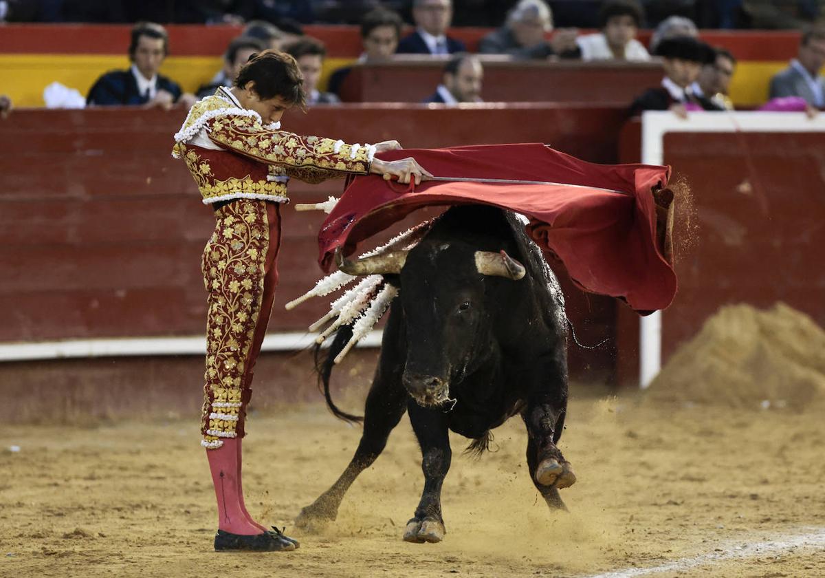 Fotos de la corrida de toros de la Feria de Fallas del 17 de marzo