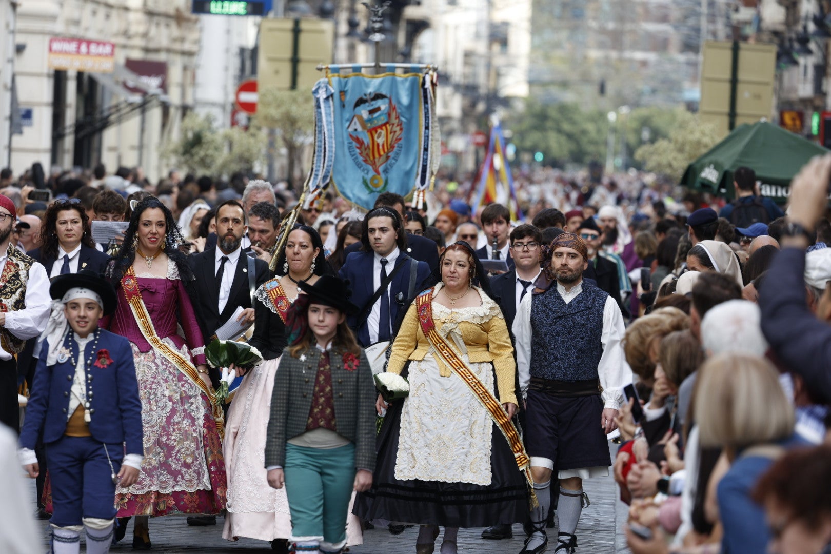 Búscate en la Ofrenda de las Fallas 2024: domingo 17 de marzo