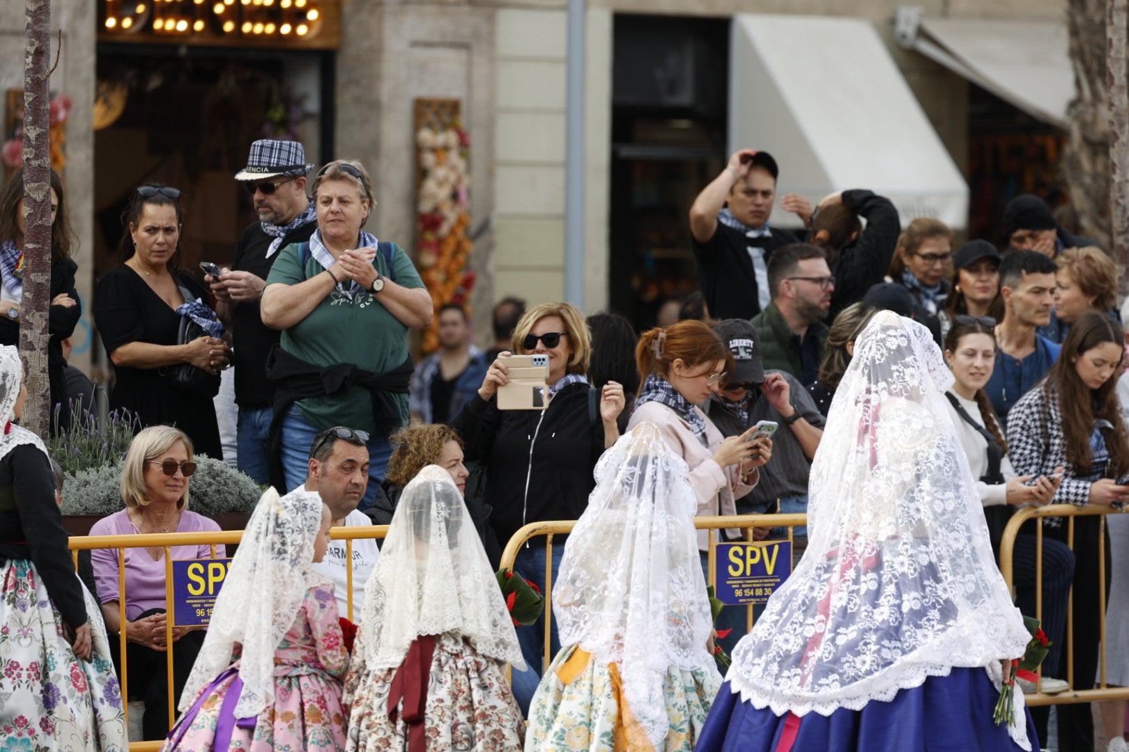 Búscate en la Ofrenda de las Fallas 2024: domingo 17 de marzo