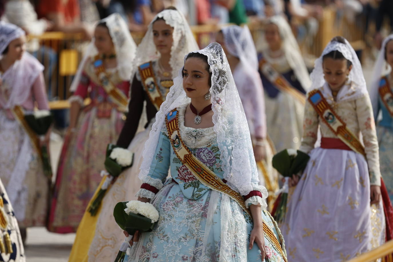 Búscate en la Ofrenda de las Fallas 2024: domingo 17 de marzo