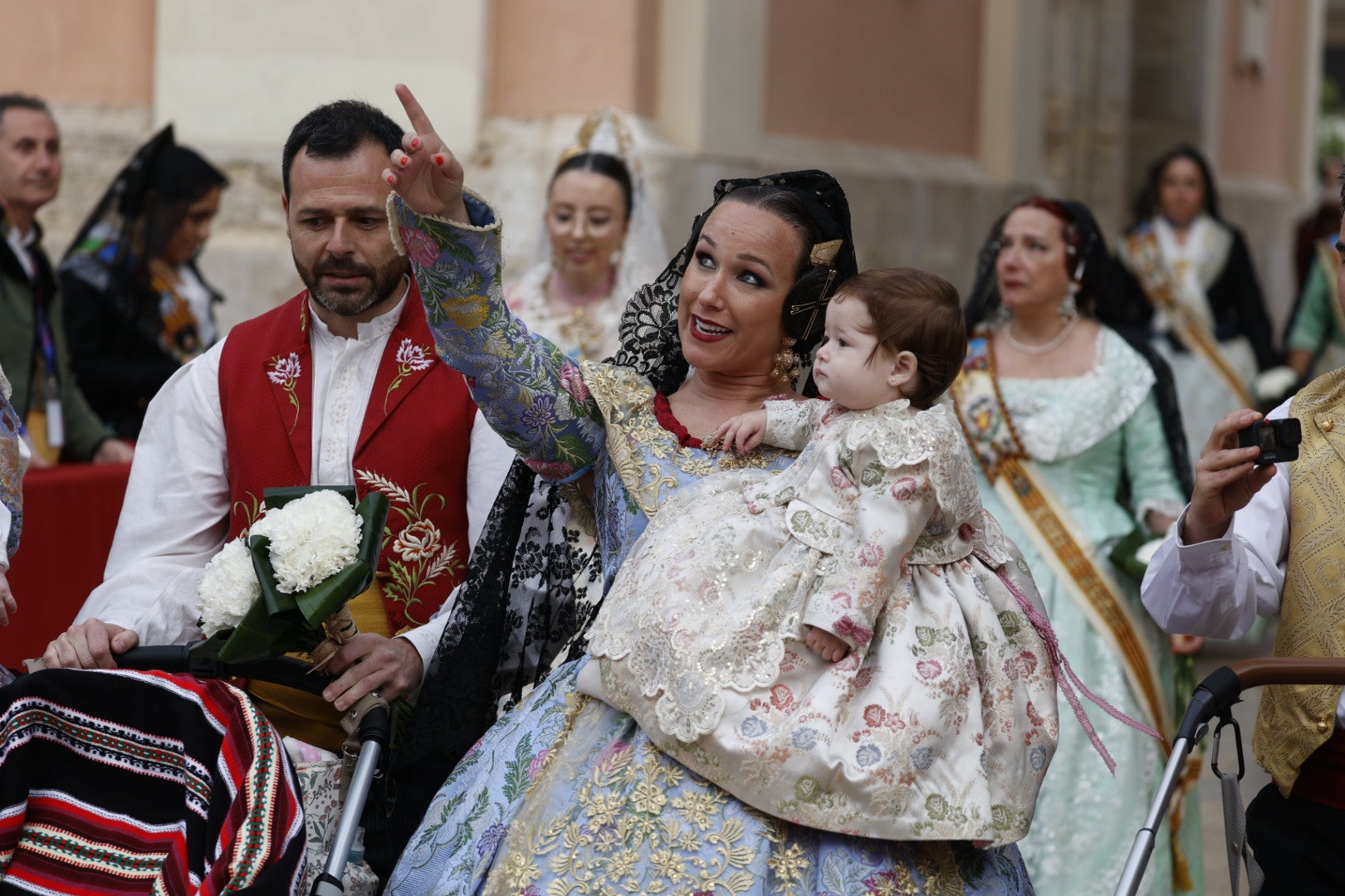 Búscate en la Ofrenda de las Fallas 2024: domingo 17 de marzo