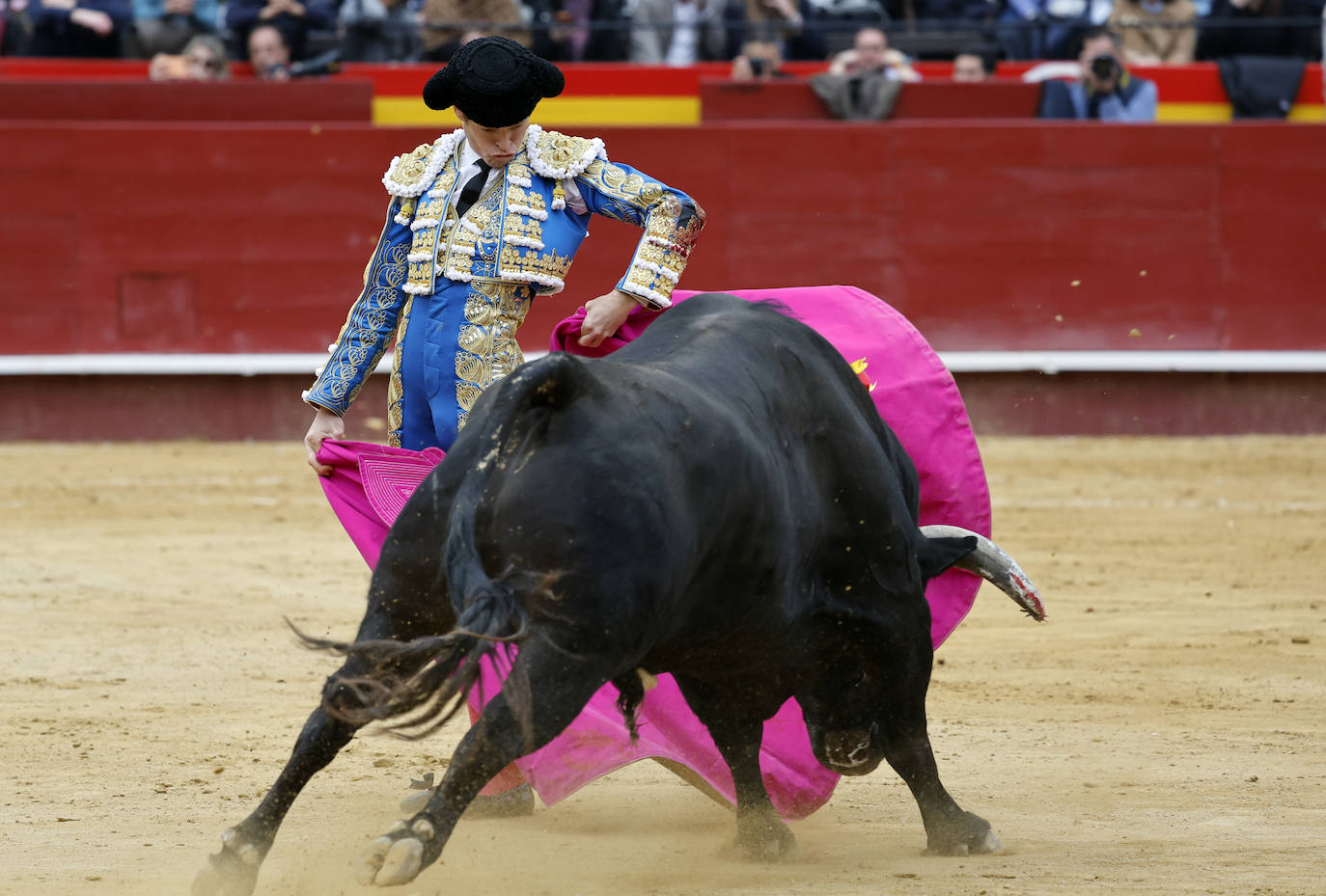 Feria de Fallas: Borja Jiménez, Cayetano y Juan Ortega