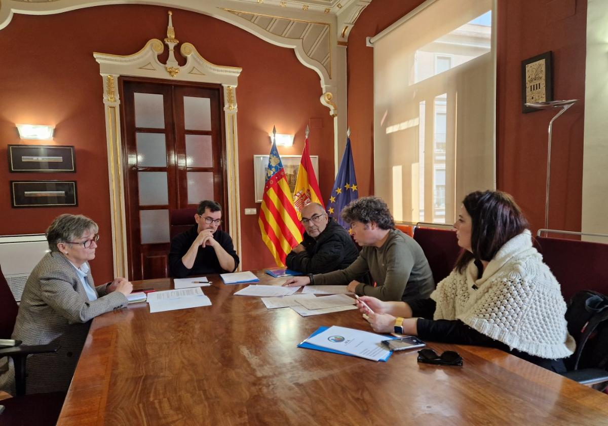 El Ayuntamiento estudia la propuesta de AFA del CEIP La Patacona