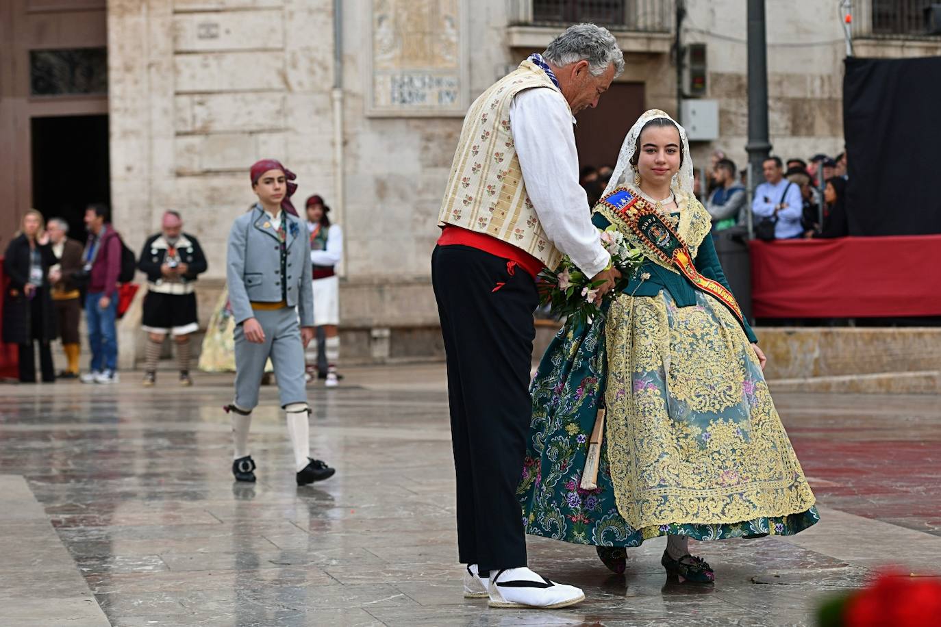 Búscate en la Ofrenda de las Fallas 2024: domingo 17 de marzo