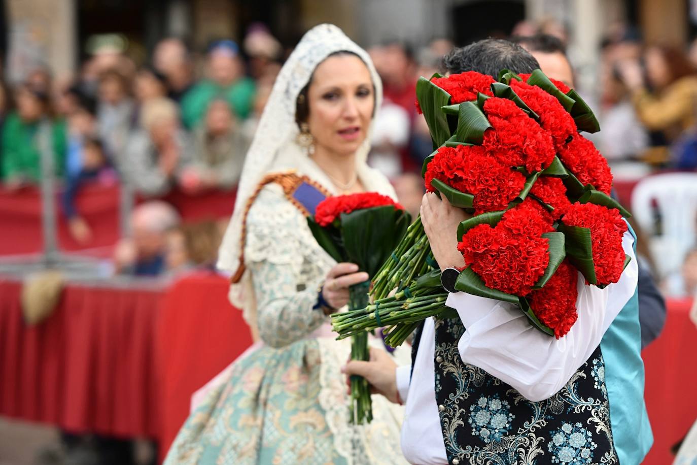 Búscate en la Ofrenda de las Fallas 2024: domingo 17 de marzo