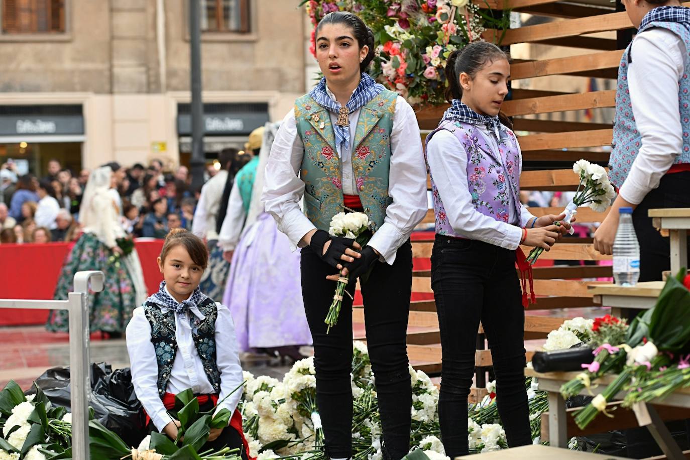 Búscate en la Ofrenda de las Fallas 2024: domingo 17 de marzo