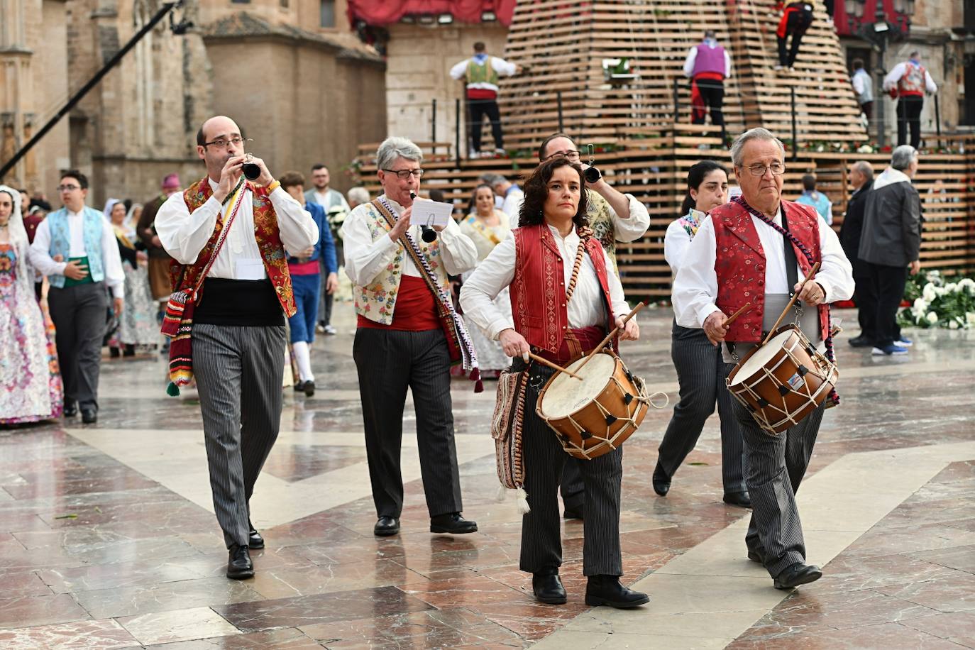 Búscate en la Ofrenda de las Fallas 2024: domingo 17 de marzo