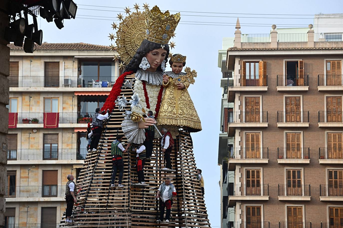 Búscate en la Ofrenda de las Fallas 2024: domingo 17 de marzo