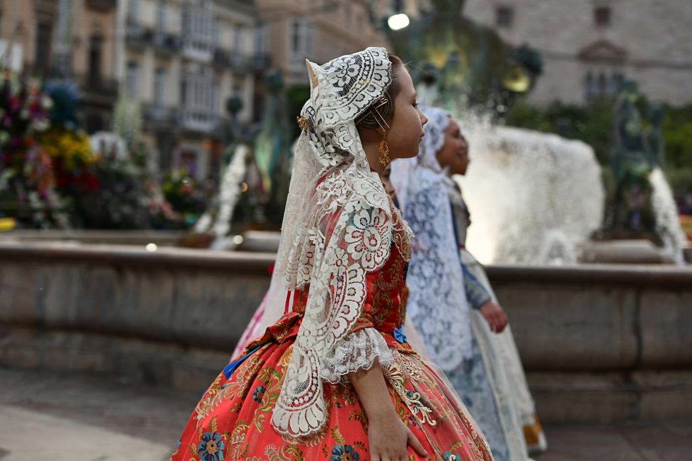 Búscate en la Ofrenda de las Fallas 2024: domingo 17 de marzo