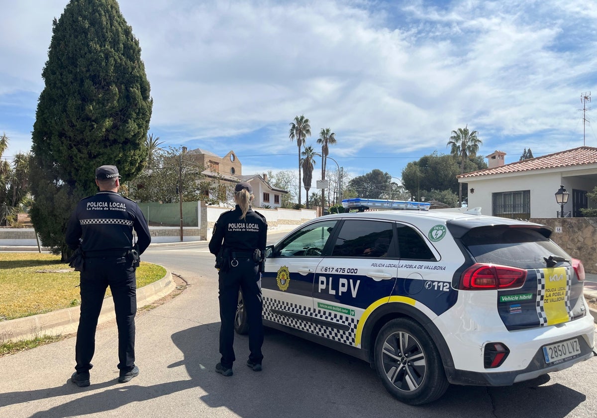 Una patrulla de la Policía Local de la Pobla de Vallbona.