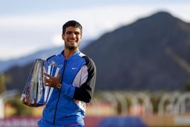 Alcaraz, con el trofeo de campeón.