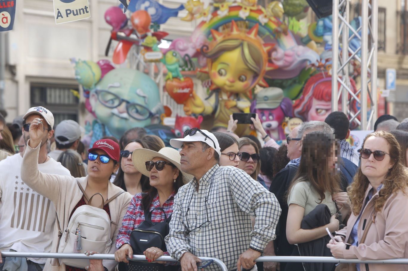 Ambiente en Valencia en el último día de Ofrenda de las Fallas 2024