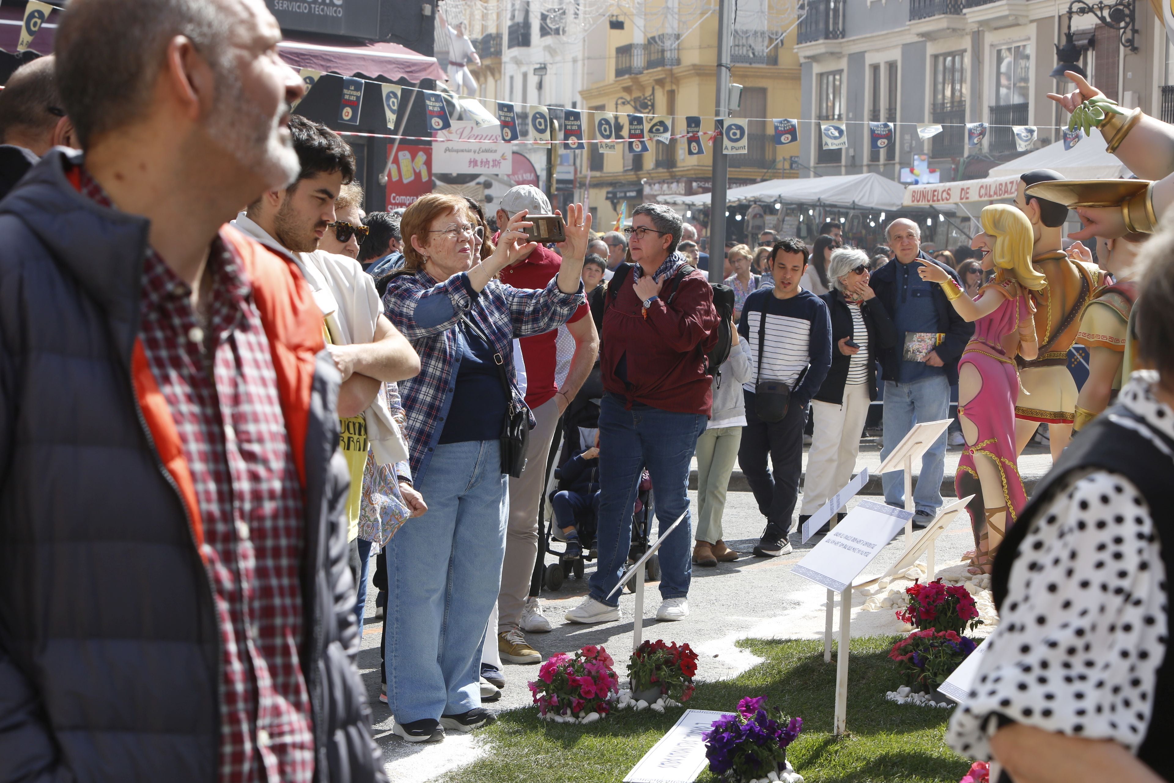 Ambiente en Valencia en el último día de Ofrenda de las Fallas 2024