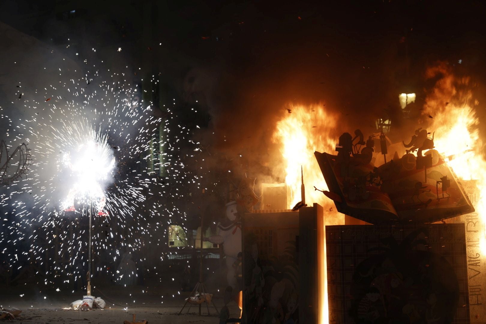 La cremà infantil arranca la noche del fuego