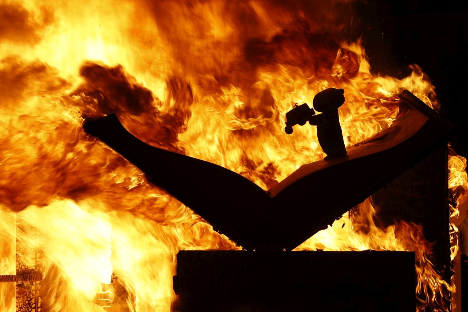 La cremà infantil arranca la noche del fuego