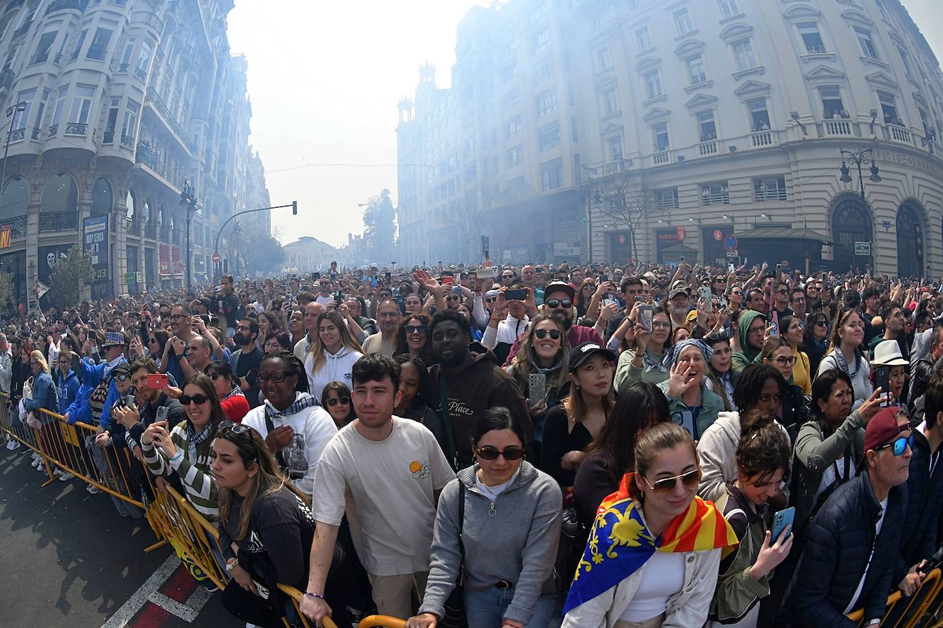 Búscate en la mascletà de este martes 19 de marzo