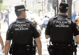 Detienen a un hombre por agredir a su mujer en un bar del barrio del Carmen de Valencia