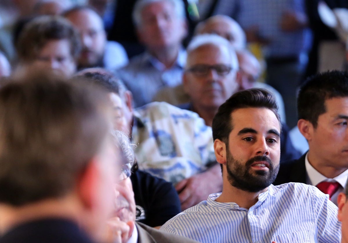 José Muñoz, en una reunión de los socialistas.