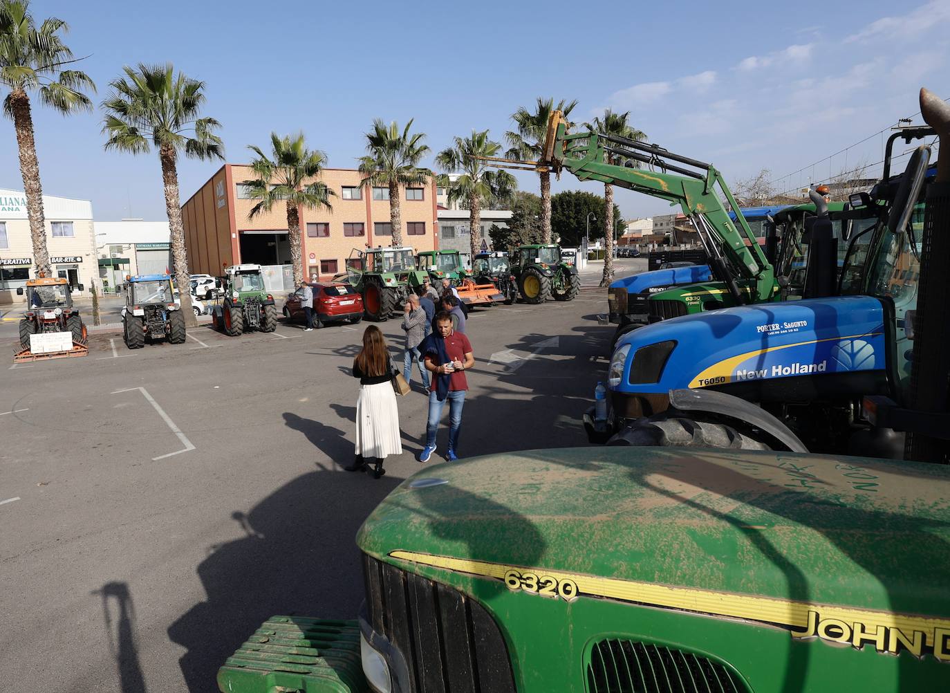 Los agricultores valencianos vuelven a tomar la calle con sus tractores, en imágenes