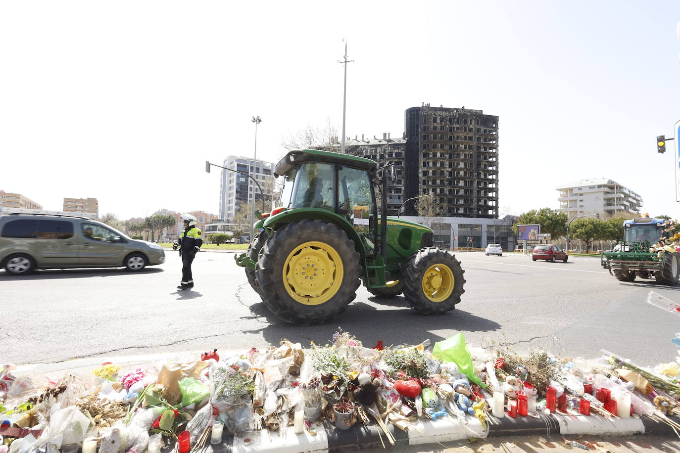 Los agricultores valencianos vuelven a tomar la calle con sus tractores, en imágenes