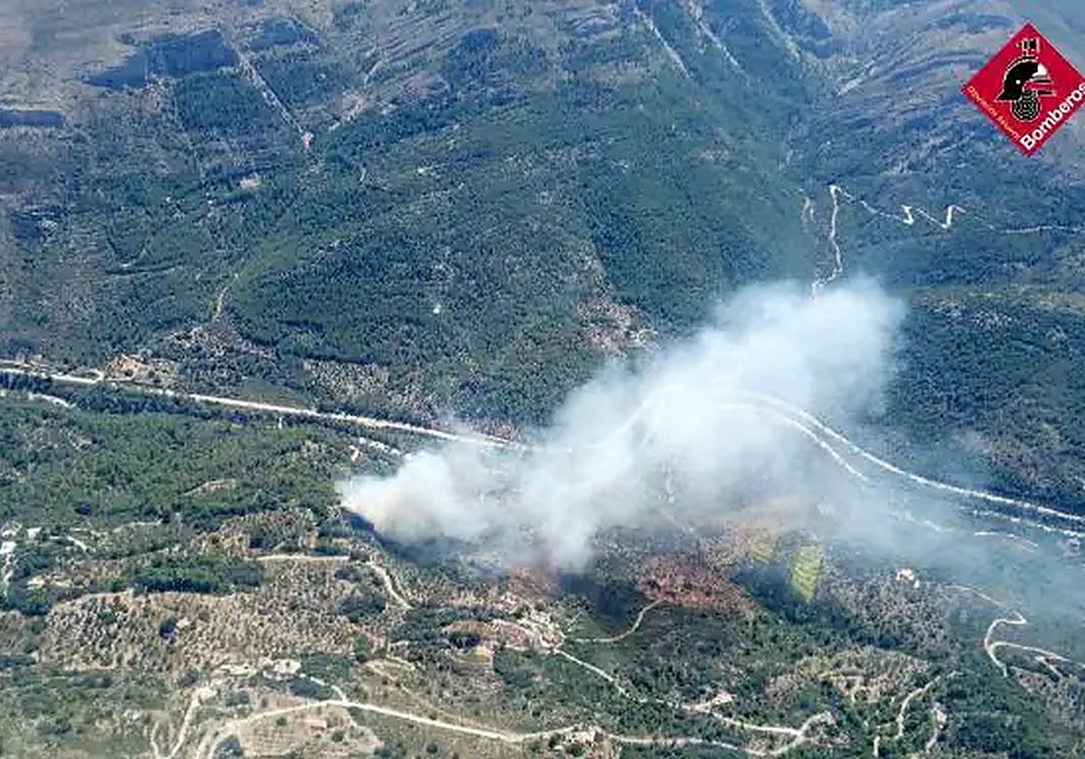 Imagen de archivo de un incedio en la Vall de Laguar.