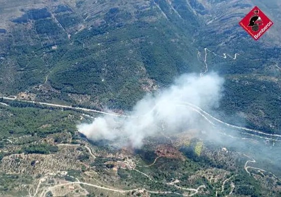 Imagen de archivo de un incedio en la Vall de Laguar.