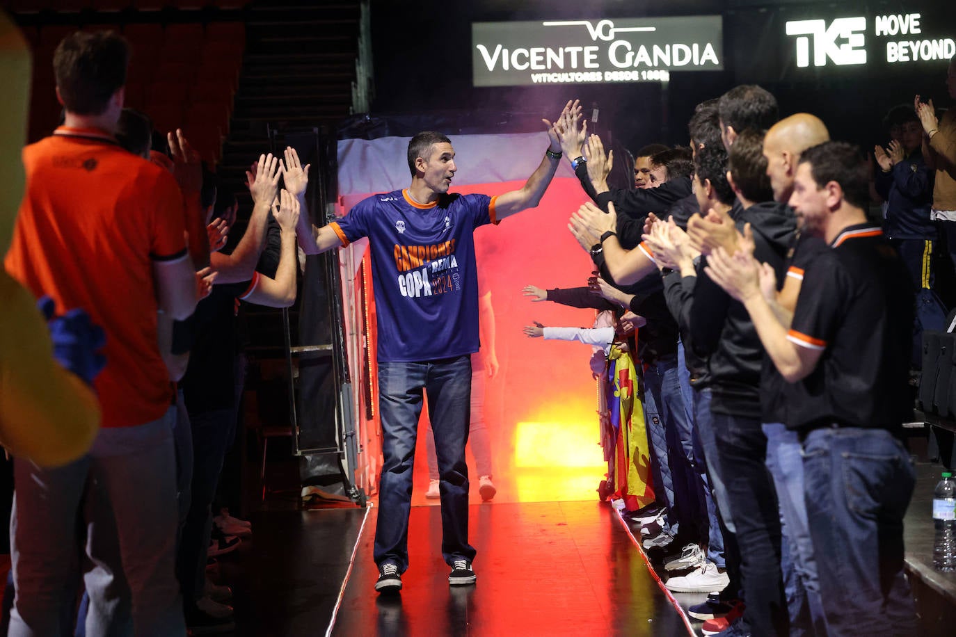 Celebración del Valencia Basket Femenino tras ganar la Copa de la Reina