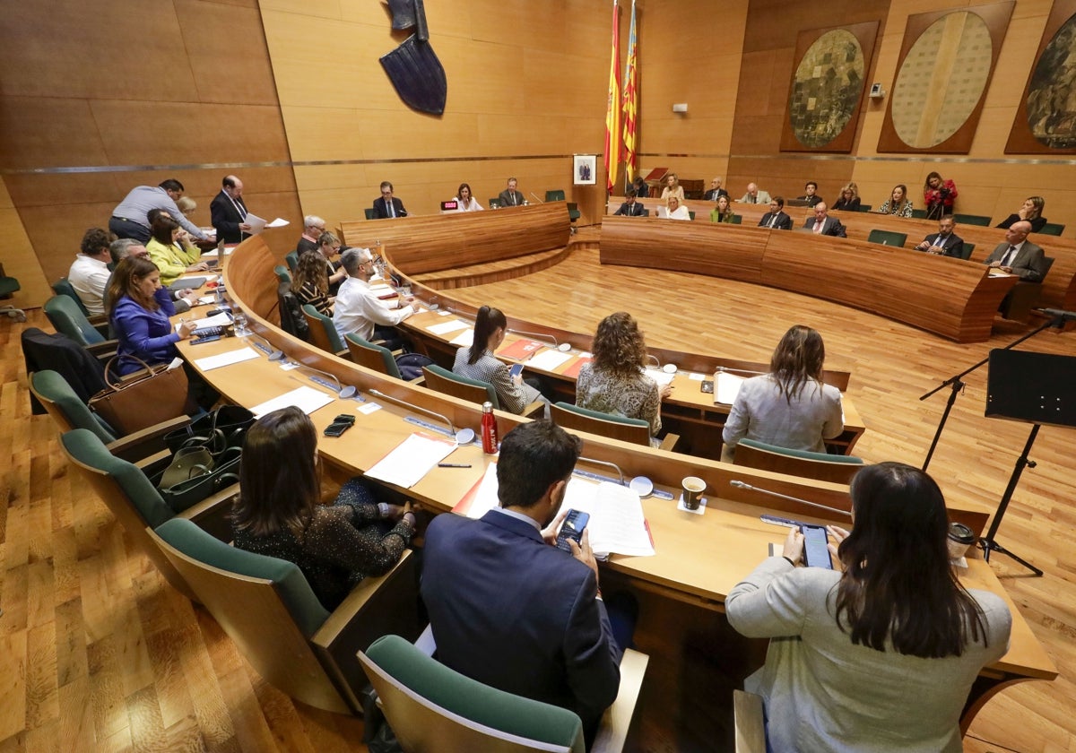 Concejales de los distintos partidos representados en el Ayuntamiento de Valencia, en un pleno.