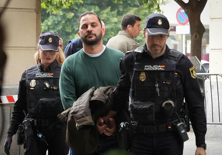 Antonio Tejado a su llegada la Audiencia Provincial de Sevilla.