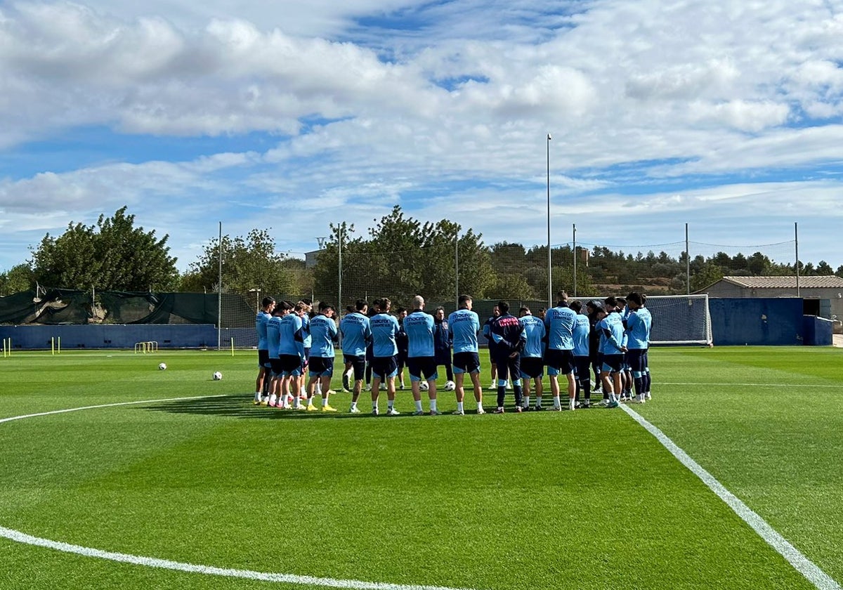 El grupo en un entrenamiento en la ciudad deportiva de Buñol