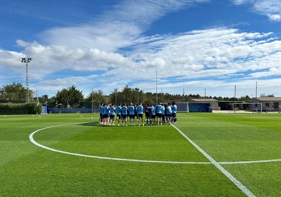 El grupo en un entrenamiento en la ciudad deportiva de Buñol
