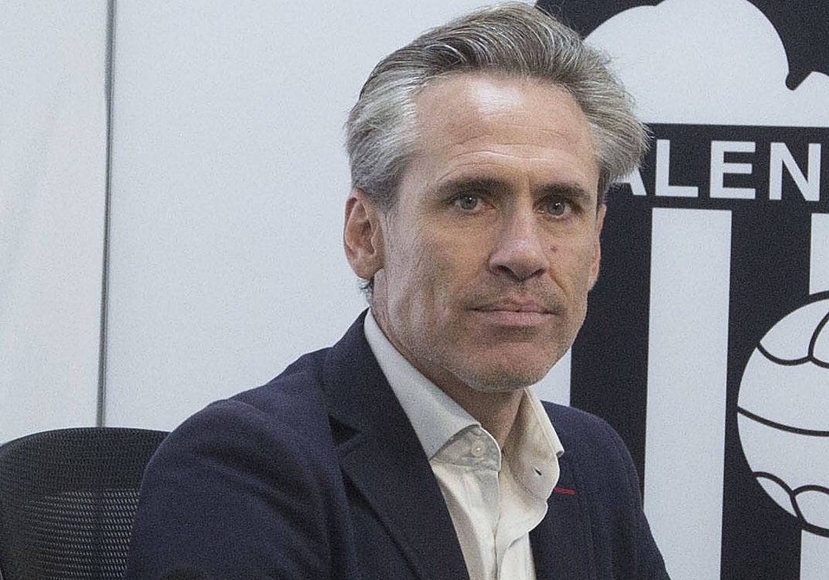 Miguel Ángel Corona durante una rueda de prensa