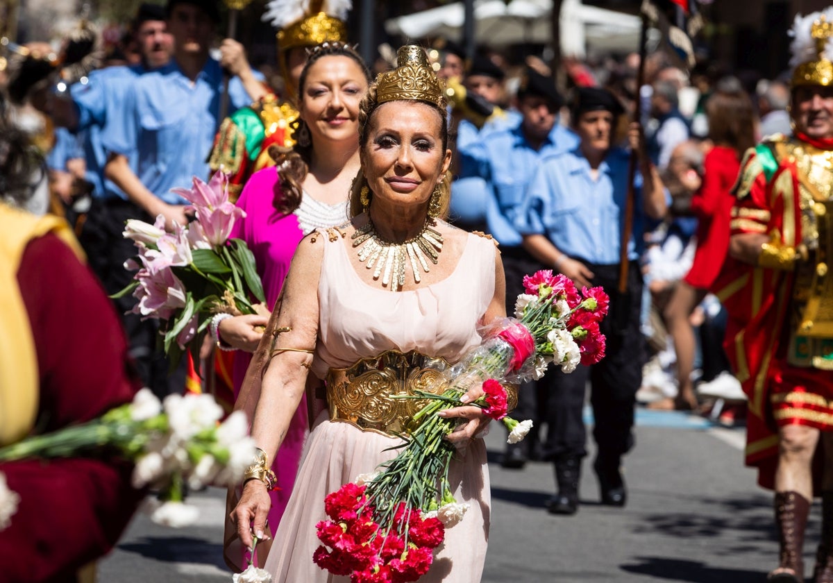 El Desfile de Resurrección de Valencia, pendiente del cielo